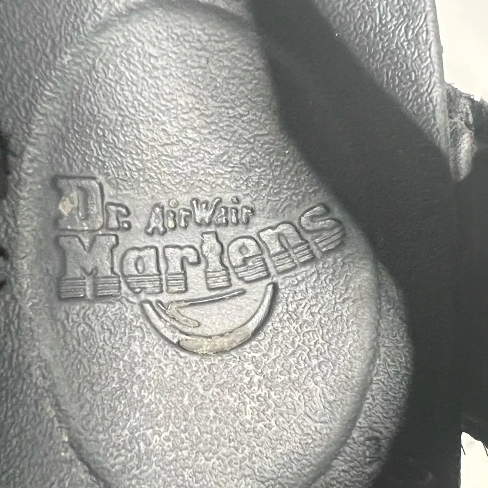 Dr. Martens Voss Black Hydro Leather Platform Sandals Shoes Open Toe Size 7 - Picture 7 of 12